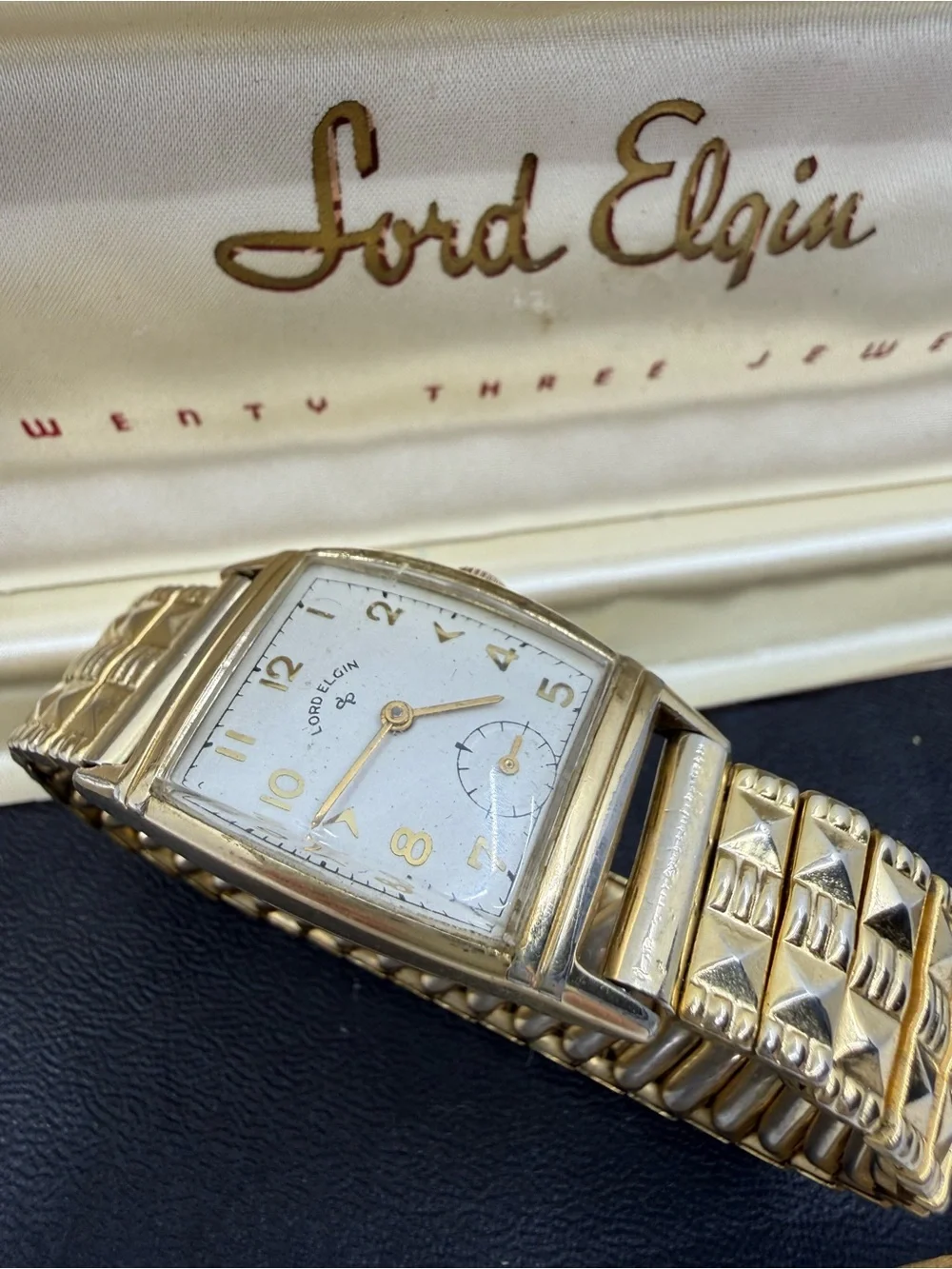 1951 Lord Elgin Art Deco Gr 626 21J Mechanical Watch - Clean Runner!